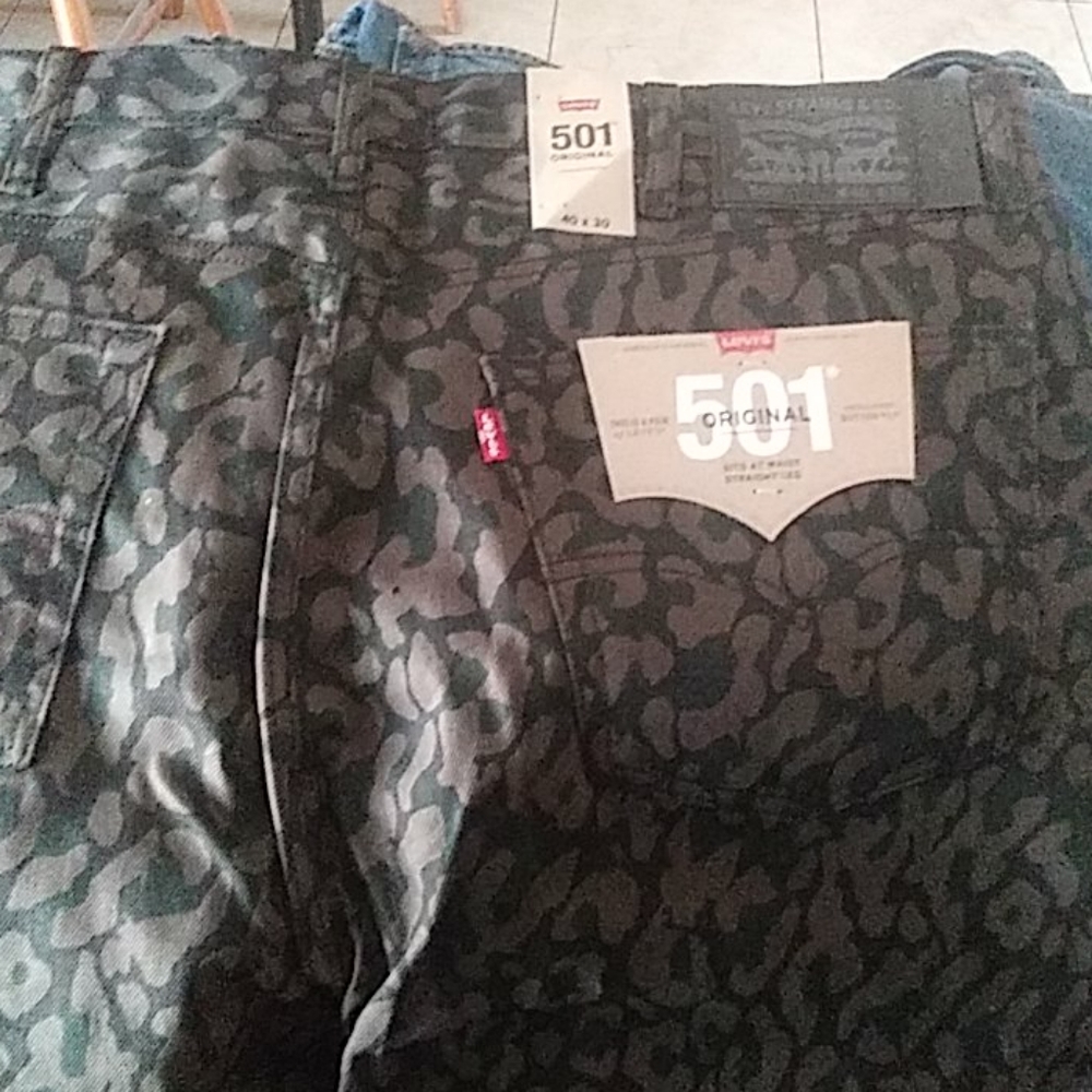 Men's Levis 501s